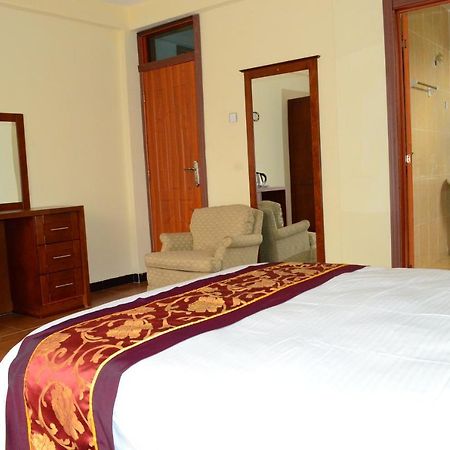 Abyssinia Guest House Addis Abeba Esterno foto