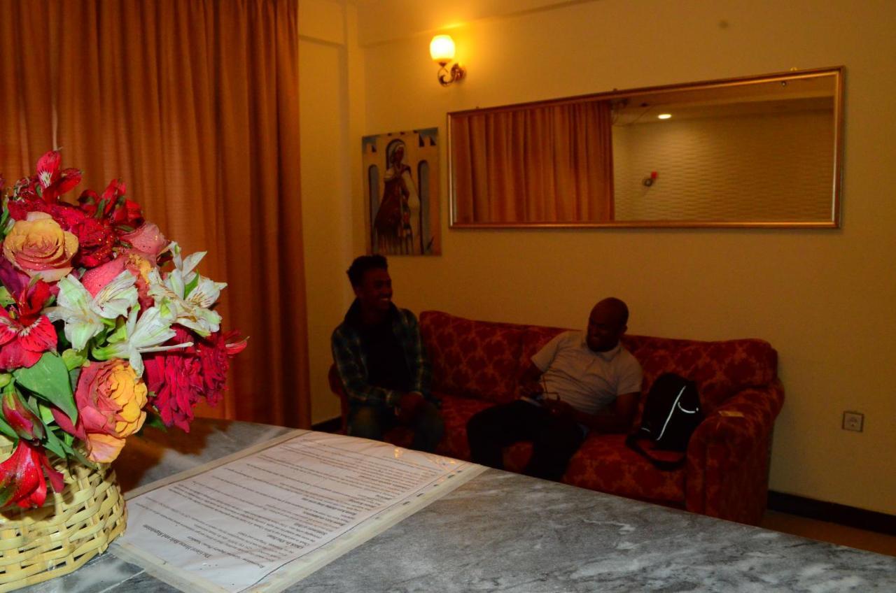 Abyssinia Guest House Addis Abeba Esterno foto